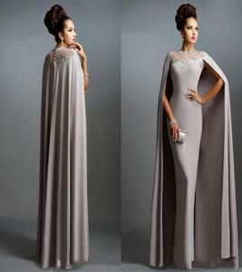 2020 Nya billiga långa sjöjungfru aftonklänningar med Cape Illusion Neck Lace Mother of the Bride Dresses Long Formal Party Prom Clows 8776348