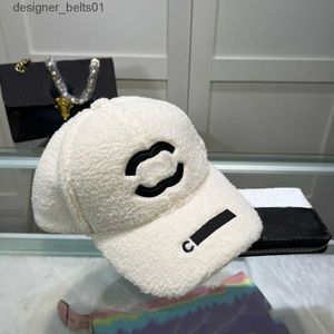 Ball Caps Winter Hat Wool Ball C For Woman Man Faux Fur Designer Baseball Cs With Letters Black White C240413