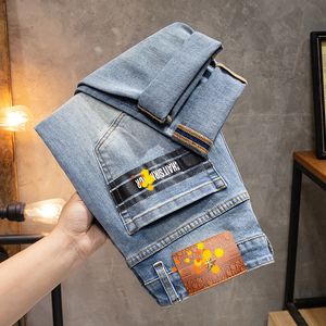 Mäns jeans vår sommar tunna män smal fit europeiska amerikanska cdicon high-end märke små raka byxor q9576-01