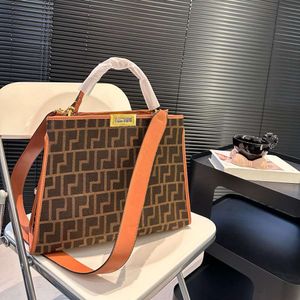 Designer clássico bolsa de bolsa feminina marca versátil marca de couro crossbody bolsas submarinos masculino de marca de marca