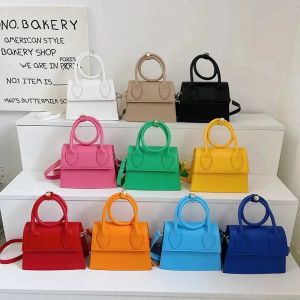 Luxus -Handtaschen für Frauen -Leder -Umhängetaschen, monochrome Chat -Taschen, Handtaschen, Brieftaschendesigner, Frauen Messenger -Taschen.