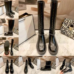 Zincir Düz Alt Slayt Non Slaytlar Boot Yeni Kadınlar Orijinal Deri Kış Botları Lüks Klasik Tasarımcı Klasik Mektuplu Elmas Lattice Keen Yüksek Botlar Fermuar Ayakkabıları