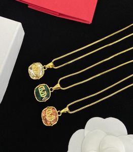 Colar de designers de luxo para mulheres pingentes de diamante Circular 3 cores Colares de jóias Brands Chain Gold Chain 221215062041135