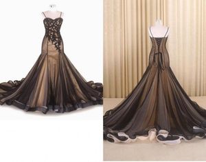 Sjöjungfru aftonklänningar billiga långa 2021 med spaghettiremsappar Applique Lace Corset Back Black Champagne Prom Formal Dress Gowns1958062