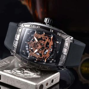 Herren Watch personalisierte Business Fashion Designer Alloy Dial Mineral Glass Hohlkalender Quarz Uhr Uhr Uhr 319