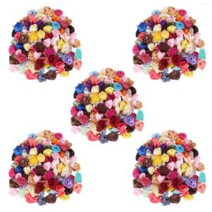 Dekorative Blumen 500pcs Mini handgefertigtes Satin Rosenband Rosetten Stoff Blume Applikationen für Hochzeitsdekoration Bastelabnähte Zubehör