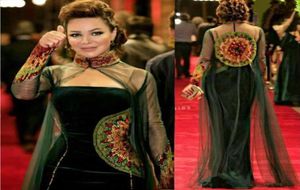 Nowe ciemnozielone sukienki celebrytów Pochwa Straspless Velvet z koralikami haftowymi suknie wieczorowe z wysokim tiulowym tiulowym złudzeniem Lon9183745