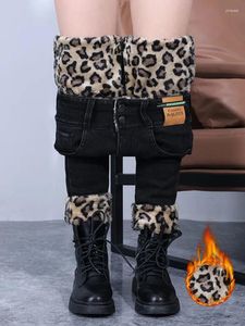 Kvinnors jeans vinter hög midja leopard plysch fodrad ankel längd denim byxor koreanska mode dubbelknapp streetwear stretch blyerts varm