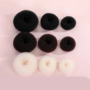 Haarbrötchen -Hersteller Donut Magic Foam Schwamm Easy Big Ring Friseur Tools Lady Hairstyle Haarzubehör für Lady