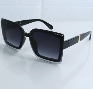 Óculos de sol do designer de homens, óculos de sol para homens para mulheres Óculos C óculos de luxo impedem o estilo de moda de alta qualidade UV 6044 Modelo 6 CO3355206