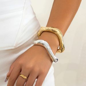 Преувеличенные коренастые тяжелые металлические браслеты с открытым металлом для женщин панк -гот нерегулярный широкий ручный браслет гранж