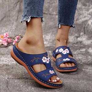 Slippers Women Embroider Flowers Leather Woman Sandals 2024 Outdoor Light Casual Wedges Slip On Summer Shoes For
