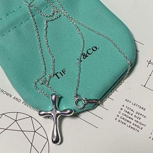 TiffanyJewelry Luxury Tiffanybead Pingente de pingente de designer feminino Jóias Fashion Street Classic Ladies Cross Colar Gifts Holiday Gifts Uvrd