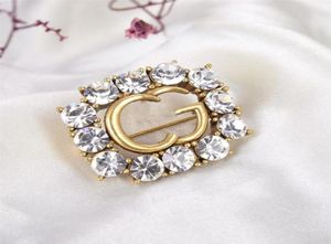 Luxury Boutique Diamond Brooch Fashion Accessories Perfect Kinds Costumes Antiglar Buckle Jewelry Midje Hög 264M9448837