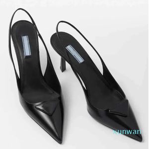 Zarif Markalar Üçgen fırçalanmış deri sandalet ayakkabıları Kadınlar Slingback Pompaları Lüks Ayakkabı Kadın Yüksek Topuklu Parti Gelinlik