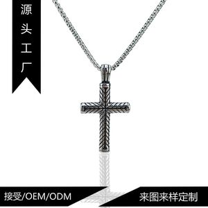 2023 Halsband LINEN Mönster Rostfritt stål Pendant Cross Mens smycken Trend Personlighet Trendiga män