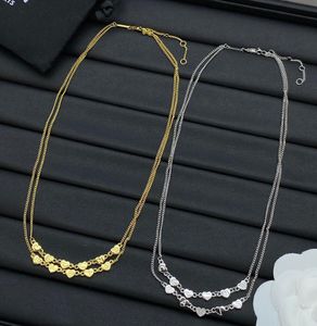 Klassisk designer clavicle chain choker halsband populära varumärke dubbelkedja kvinnor fest bröllop smycken 18k guld silver pläterad hjärthänge halsband