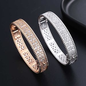 Designer VAN Four Leaf Grass Full Diamond Bracelet Womens Kaleidoscope Wide Edition K Elegant Ornaments Personalized Jewelry