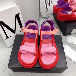 Designer sandália para mulheres plataformas sandálias sandale slides sapatos de fundo grosso verão de salto plano loop casual fivela de fivela genuína de alta qualidade com caixa 10a