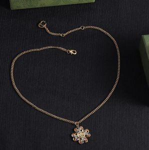 Klassisk designer clavicle chain choker halsband populära varumärke dubbelkedja kvinnor fest bröllop smycken 18k guld silver pläterad hjärthänge halsband