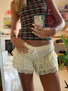 Kvinnors shorts kvinnor y2k skiktad spets rufsad elastisk midja korta byxor bow söta mini bloomers streetwear