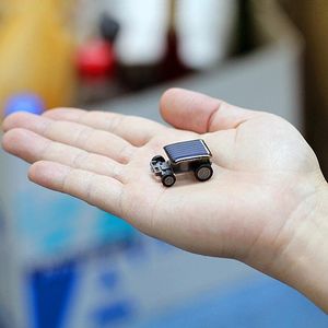 Creative Design Solar Power Mini Car Early Education Toy Novelty Energy Puzzle Educational Gadget Science Experiment 240408