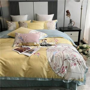 Sängkläder set fyra stycken kinesiska täcken för täckt blommor och fåglar Bomullsbroderi Simple Comporter Set