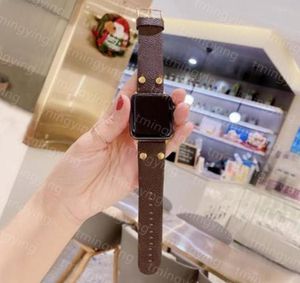 Ведущий дизайнер Smart Braps Fashion Watchband для ремня 42 38 40 44 41 45 мм iwatch 5 SE 6 7 8 Ultra Watch Band Кожаный браслет полосы часов Watchbands8950015