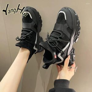 Casual Shoes Designer Sneakers For Women 2024 Fashion Korean Style Bekväm skarv som kör sportplattform Spring Autumn