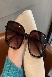 Fashion sunglasses net celebrity trend street shooting round face men and women driving protection multicolor optional7184153