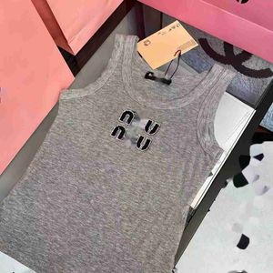 Mui Mui Mui Top Summer Tshirt for Women Clothing Designer Vset Letter Embroidery Muiトップビーズ