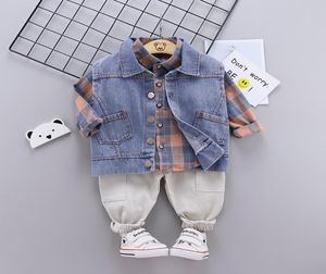 2021 Neugeborene Spring Boy Sets kariertes Hemd -Denim -Jacke Hose Drei Anzug Anzüge für Jungen Kleidung Set 4aa18973337