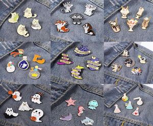 45 peças Pinos de esmalte Conjunto de animais cão de cão de gato mar de peixe químico ciência bruxa coração halloween broche espacial astronauta jóias presente h8233908