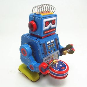 Rolig klassisk samling Retro Clockwork Wind Up Metal Walking Tin Band Drummer Robot Toy Mechanical Toys Kids Christmas Gift 240329