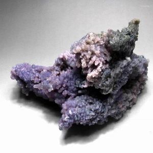 Dekorativa figurer 1027G Grape Agate Chalcedony avslutas - Kristaller och stenar läker mineralprov Heminredning Feng Shui -dekoration