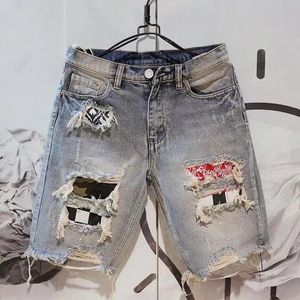 Summer Men Hole Denim Short Pants Fashion żebrak zeskrobu pięciocenowe dżinsy szorty 240409