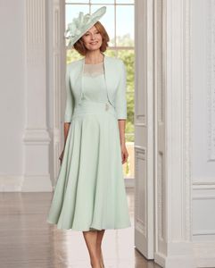 Chic Mint Green Mother of the Bride Dresses With Jacket Wedding Gästklänning Te Längd Sashes Ruffle Plus Size Formal Mother Outfit