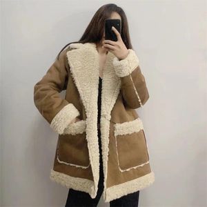 Kvinnorjackor 2024 Autumn Winter Women Warm Faux päls fleece kappa jacka damer lammtjockad lokomotiv lapel kvinnlig chic outwear