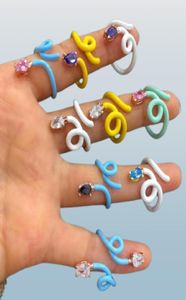 Pierścienie klastra pojedyncza kamienna kolorowa opaska szkliwa The Wire Women Finger Ring Otwarty rozmiar 9780844