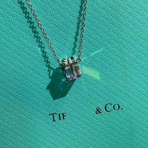 Tiffanyjewelry Luxury Tiffanybead Pendant Halsband Womens Designer Jewelry Classic Ladies Crown Necklace Holiday Gifts