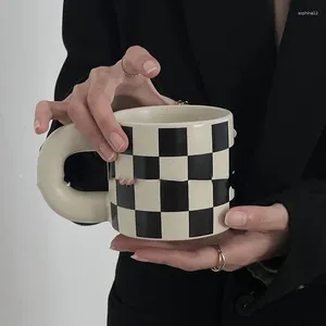 Kupalar Porselen Komik Kahve Tumbler Su Çayı İçecek Kabarcık Seramik Kupa Sevimli Mutfak Çay Fincanı Tazas De Cafe Kampı