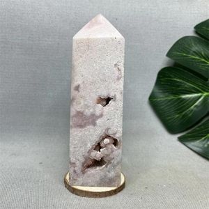 Dekorativa figurer Brasilianska naturliga ädelsten Pink Amethyst Tower Obelisk Geode Agate Room Spiritual Decoration Holiday Gift Crystal Stone