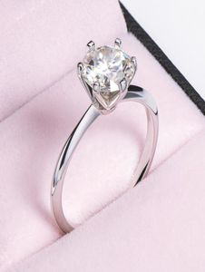 Anello Wed S925 Sterling Sterling Moissanite 05 Carat Classic Six Claw Diamond Engagement Ring per il regalo di compleanno di due anni7769936