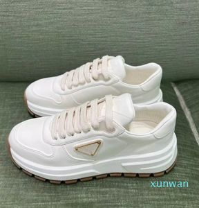 Berömda varumärken Prax 01 sneakers skor män vit svart borst läder traved gummi sula tränare livsstil casual promenad rabatt skor