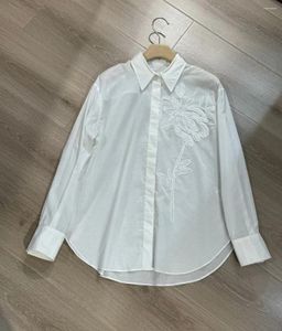 Blusas femininas primavera verão 2024 b c camisa algodão de algodão virado de colarinho branco lantejoulas bordadas de roupas femininas