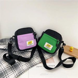 ショルダーバッグ女性のためのナイロンスモールクロスボディ2024韓国キャンバス女性バッグガールスチューデントミニキュートクロスハンドバッグ財布電話