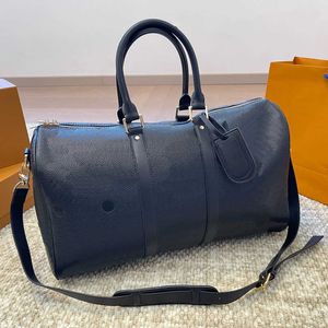 Designer Duffle Bag Classic Travel Bagage For Men Real Leather Large Capacity Handväska Totes Axelväskor Män kvinnors stor kapacitet resväska 240415