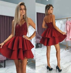 Novos vestidos de regresso a casa vermelhos escuros com tiras de espaguete Saias em camadas de laca Aplique o vestido formal do baile curto BC00026173894