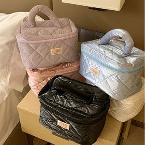 حقيبة مستحضرات تجميل مبطن للنساء تشكل منظمًا كبيرًا من السوستة الجمال حقيبة الأزياء ، حقيبة تخزين الحالات ، الحالات ، 240412