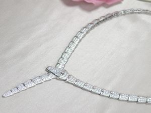 Mode Leisur Chokers Lady Frauen Messing 18K Gold plattiert Setting Full Diamond Form Weitkette Abendessen Halsketten Skelett Halskette4447588